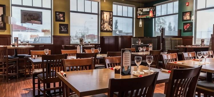 埃德蒙顿机场戴斯套房酒店(Days Inn & Suites by Wyndham Edmonton Airport)图片