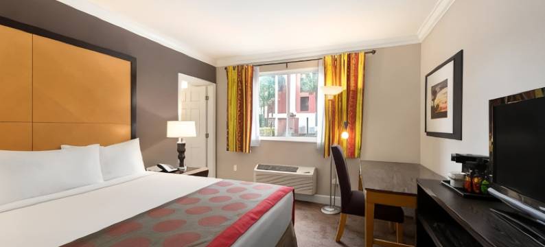 迈阿密温泉/迈阿密国际机场华美达酒店(Ramada by Wyndham Miami Springs/Miami International Airport)图片