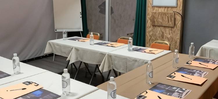 法伊鲁克斯城堡(Le Château de Failloux, Piscine intérieure)图片