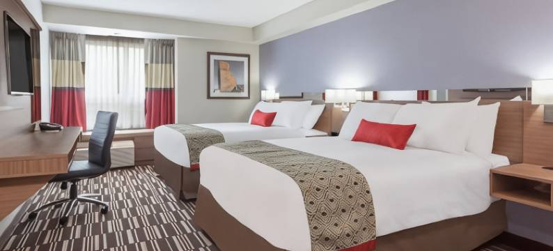 麦克默里堡麦客达套房酒店(Microtel Inn & Suites by Wyndham Fort McMurray)图片