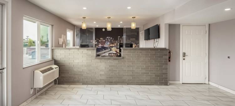 凤凰城西温德姆速8酒店(Super 8 by Wyndham Phoenix West)图片