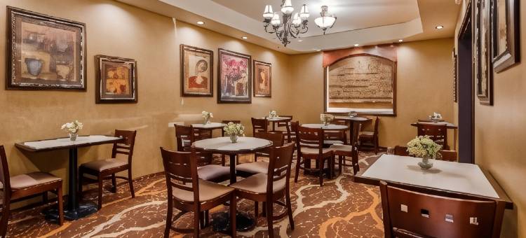 科洛尼皇冠贝斯特韦斯特优质套房酒店(Best Western Plus Crown Colony Inn  Suites)图片