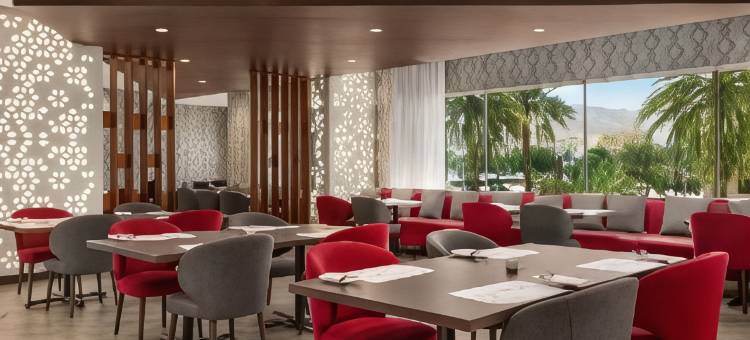 马斯喀特-阿尔古布拉华美达安可酒店(Ramada Encore by Wyndham Muscat Al-Ghubra)图片