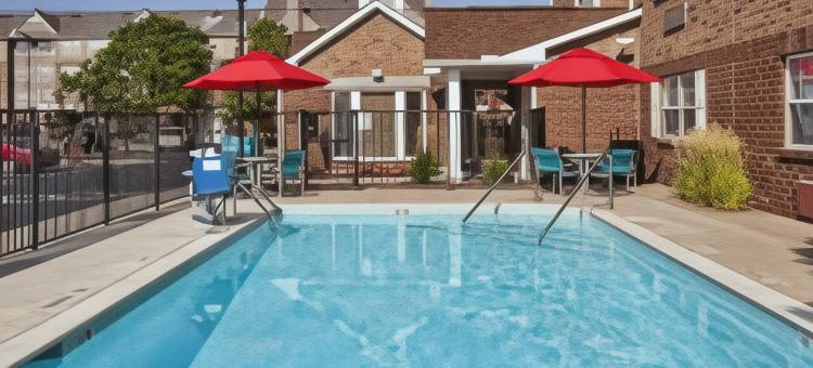 底特律利沃尼万豪TownePlace酒店(TownePlace Suites Detroit Livonia)图片