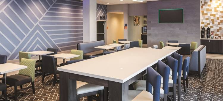 La Quinta Inn & Suites by Wyndham Atlanta South - McDonough图片