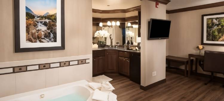 弗拉特黑德湖贝斯特韦斯特优质套房酒店(Best Western Plus Flathead Lake Inn and Suites)图片