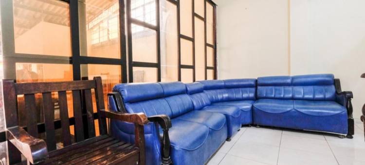 瑞德多兹酒店 @ 三宝珑塞提雅布迪路(RedDoorz Near Universitas Diponegoro Semarang)图片