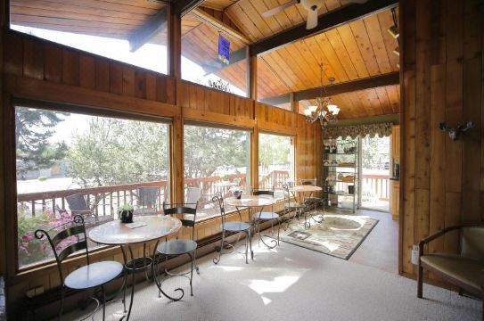 Jewel Lake Bed and Breakfast Hotel Overview