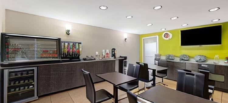 麦克默里堡速8酒店(Super 8 by Wyndham Fort McMurray)图片