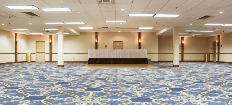 断箭-土萨凯隆酒店(Clarion Hotel Broken Arrow - Tulsa)图片