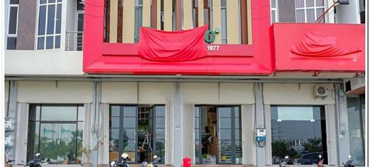 红多兹普拉斯酒店-三宝垄马杜科罗拉亚(RedDoorz Plus @ Madukoro Raya Semarang)图片