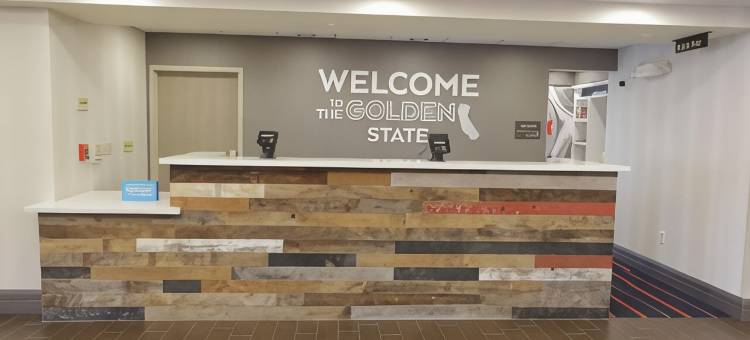 希尔顿欢朋套房酒店-海豹滩(Hampton Inn & Suites Seal Beach)图片