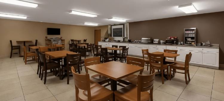 佩托斯基美吟温德姆酒店(AmericInn by Wyndham Petoskey)图片