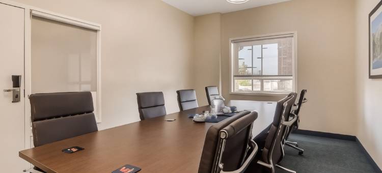 红鹿舒适套房酒店(Comfort Inn & Suites)图片