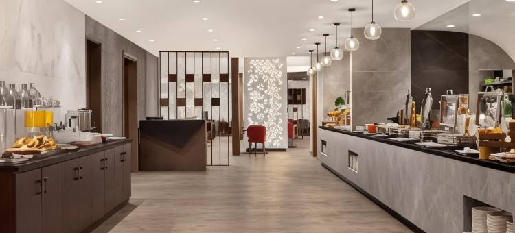 马斯喀特-阿尔古布拉华美达安可酒店(Ramada Encore by Wyndham Muscat Al-Ghubra)图片