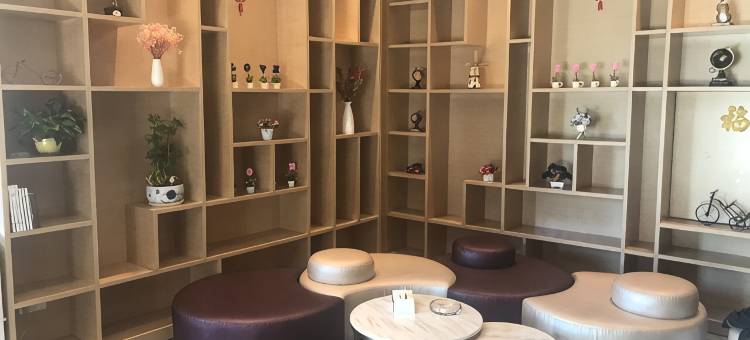 鹏城丽景酒店(珠海拱北口岸情侣南路店)图片