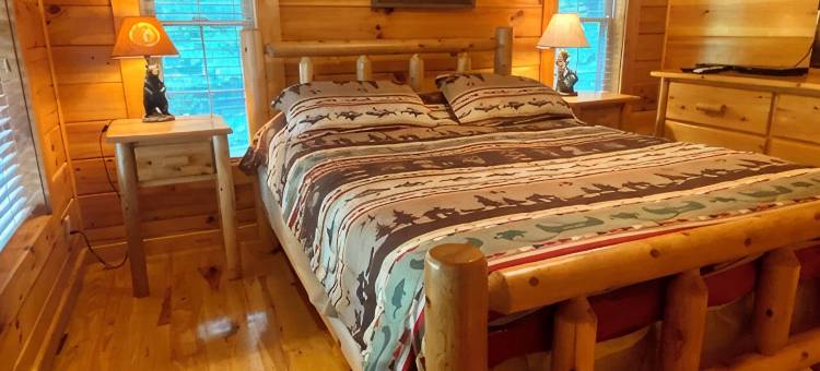 Gatlinburt Perfectly Cozy Cabin for Your Next Adventure with Pool Table Hot Tub图片