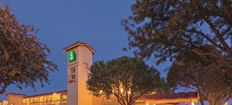 拉伯克-市中心市民中心美吟酒店(Baymont by Wyndham Lubbock - Downtown Civic Center)图片