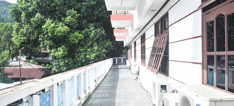 红多兹Plus酒店@蒂尔塔肯卡那酒店(RedDoorz Plus @ Tirta Kencana Hotel)图片