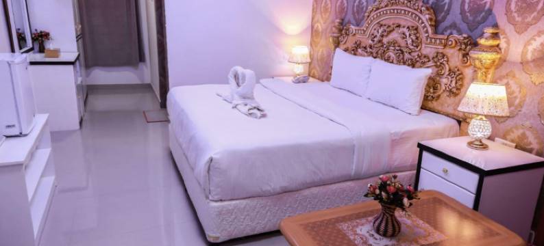 首都O 141金色光芒酒店(Capital O 141 Golden Rays Hotel)图片