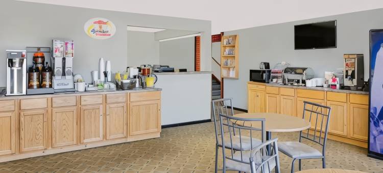 马克姆速8酒店(Super 8 by Wyndham Macomb)图片