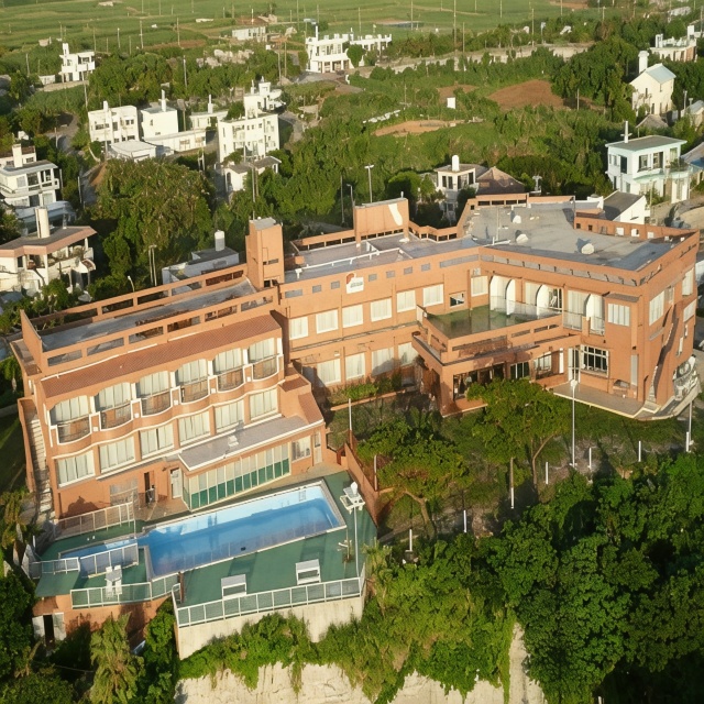Hotel Garden Hills Over view