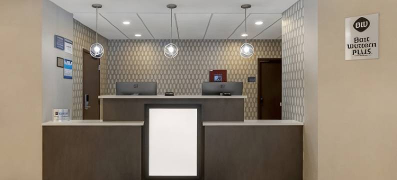 贝斯特韦斯特优质酒店南荷兰/芝加哥南区(Best Western Plus South Holland/Chicago Southland)图片