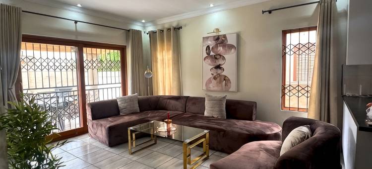 米德兰雅致度假屋 | 泳池 & 户外用餐(Elegant Midrand Retreat | Pool & Outdoor Dining)图片
