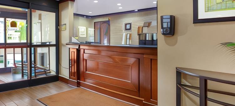 绍姆堡霍夫曼庄园舒适酒店(Comfort Inn Hoffman Estates - Schaumburg)图片