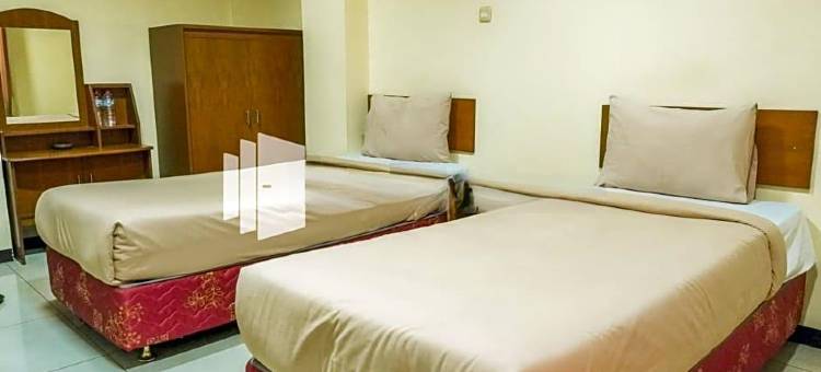 格兰德肯巴尔酒店米特拉红门酒店(Grand Kembar Hotel Mitra RedDoorz)图片