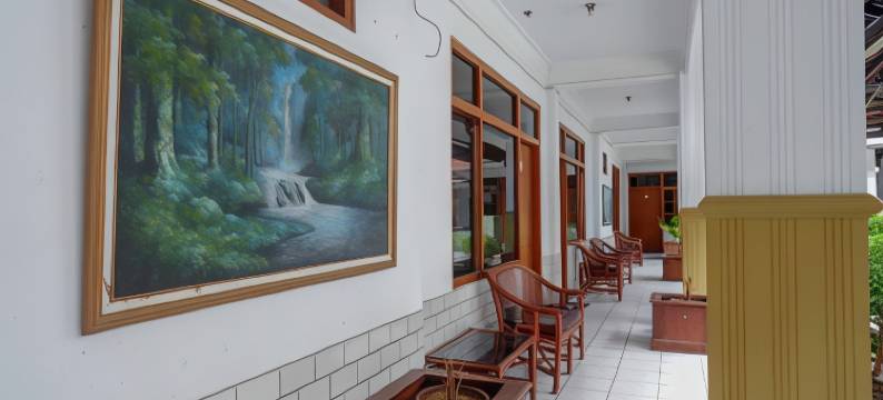 红多兹Plus酒店-近南广场(RedDoorz Plus Near Alun Alun Selatan)图片