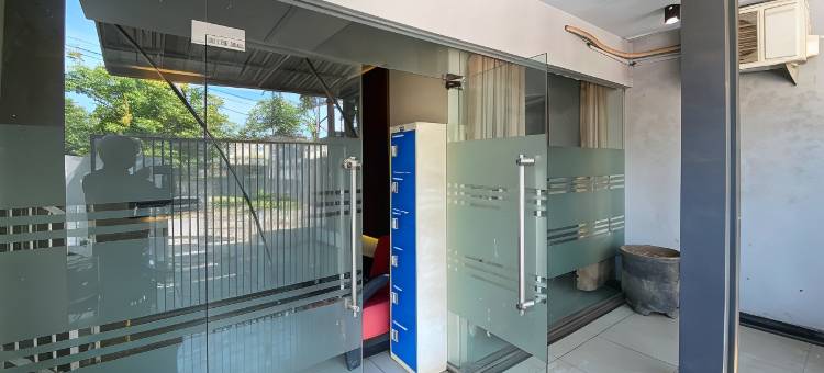 RedDoorz Near Bukit Ragas Hotel d'Ayanna Pati图片