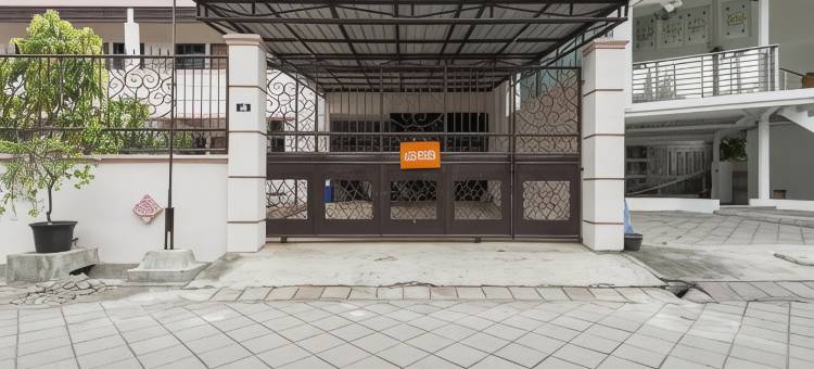 泞尔斯科斯特清真红伙伴酒店-近泗水国立发展大学(Nilskost Syariah RedPartner Near Upn Surabaya)图片