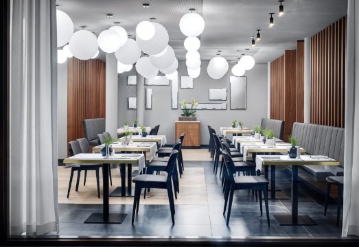 Stage 12 Hotel by PenzHotel Overview