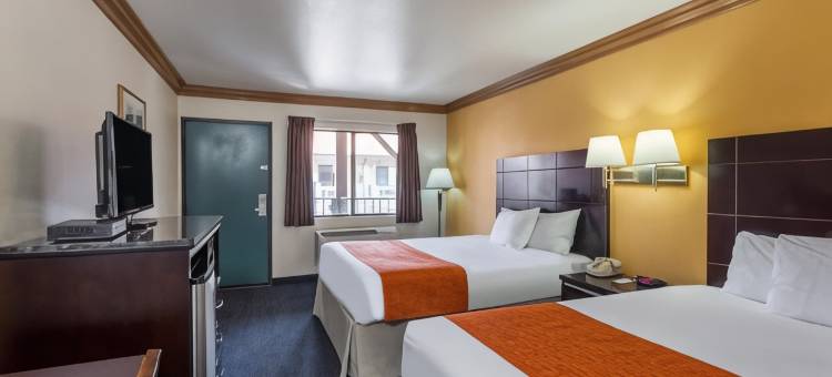 诺科豪生酒店(Howard Johnson by Wyndham Norco)图片