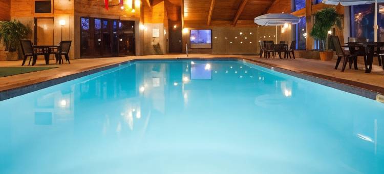 马尼托瓦克美吟温德姆酒店(AmericInn by Wyndham Manitowoc)图片