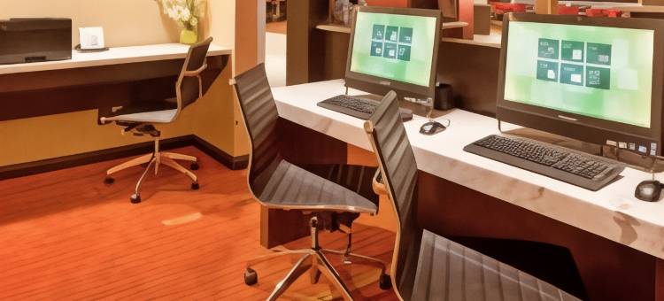 匹兹堡北/蔓越莓乡伍德万怡酒店(Courtyard Pittsburgh North/Cranberry Woods)图片