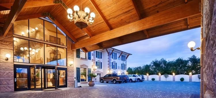 瑞士小屋贝斯特韦斯特优质套房酒店(Best Western Plus Swiss Chalet Hotel  Suites)图片