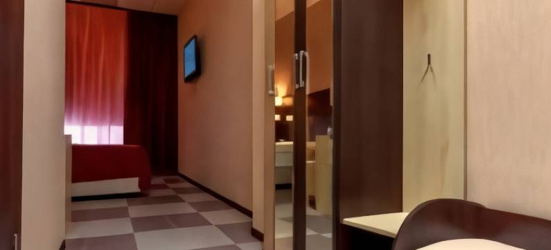 班轮酒店(Lajner Hotel)图片