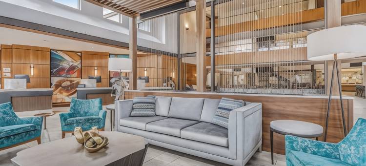 底特律都会机场希尔顿安泊酒店(Embassy Suites by Hilton Detroit Metro Airport)图片