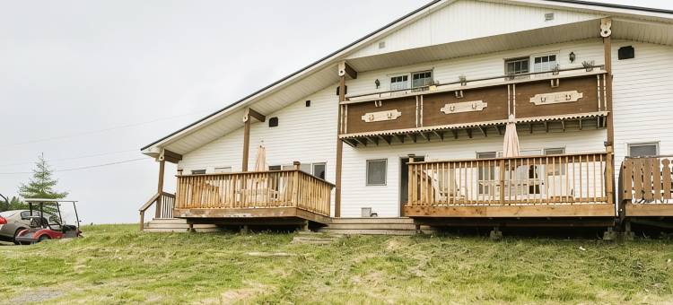 大卡伯特-卡伯特之路 | 15号单元 | 温馨宽敞，带私人露台 木屋(Cozy Spacious with Private Deck | on Cabot Trail | Unit 15 @ Great Cabot Lodge)图片