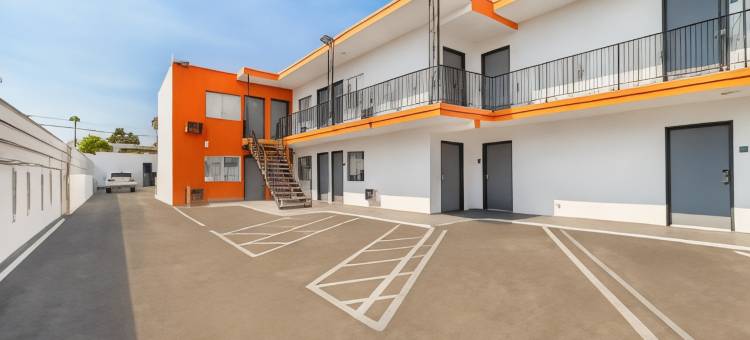 罗德威套房酒店-北好莱坞伯班克机场-环球影城区域(Rodeway Inn & Suites North Hollywood Burbank Airport - Universal Area)图片