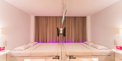 J 艾康希佩酒店