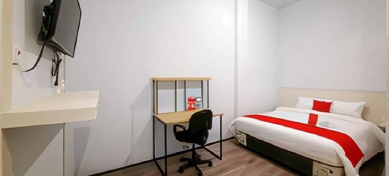 红多兹酒店@棉兰波罗尼亚中央商务区(RedDoorz CBD Polonia Medan)图片