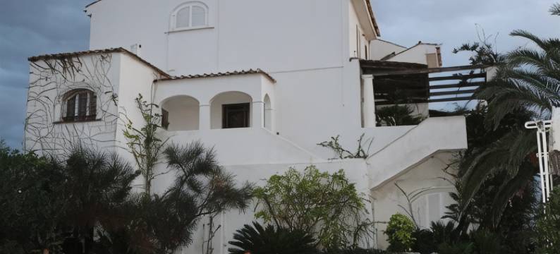 朋塔昆特罗文缇酒店(Puntaquattroventi)图片