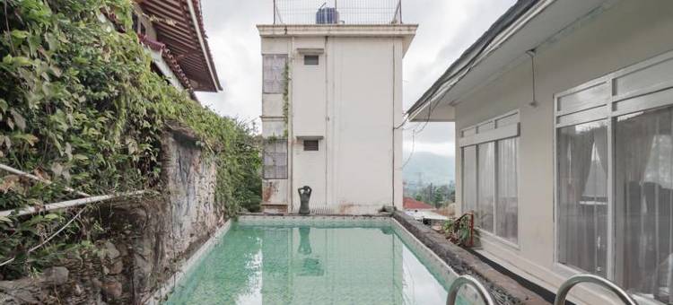 Urbanview Hotel Mon Bel Cibodas by RedDoorz图片