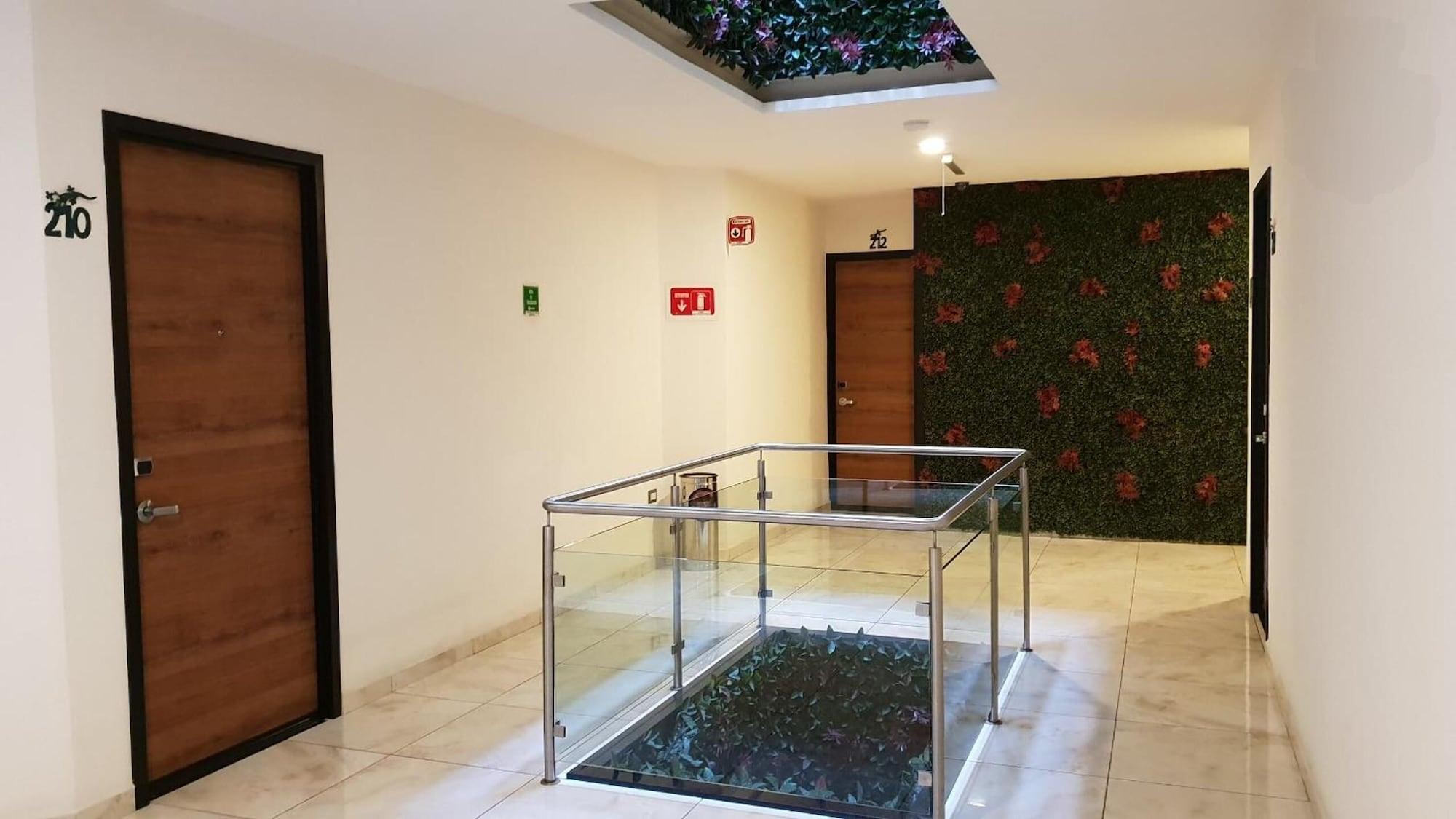 Hotel LeonesOver view