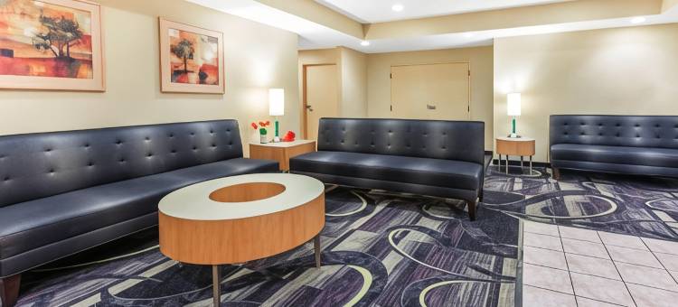 劳德代尔堡庞帕诺海滩拉昆塔温德姆酒店(La Quinta by Wyndham Fort Lauderdale Pompano Beach)图片