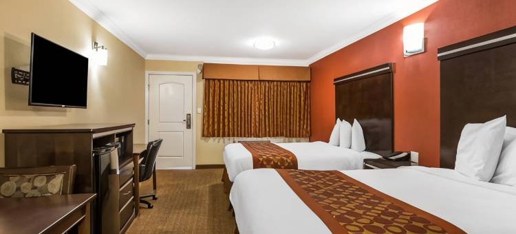 罗德威套房酒店-科罗娜(Rodeway Inn & Suites Corona)图片