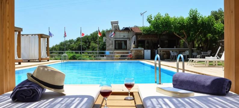 埃里安索斯别墅(Elianthos Villas)图片